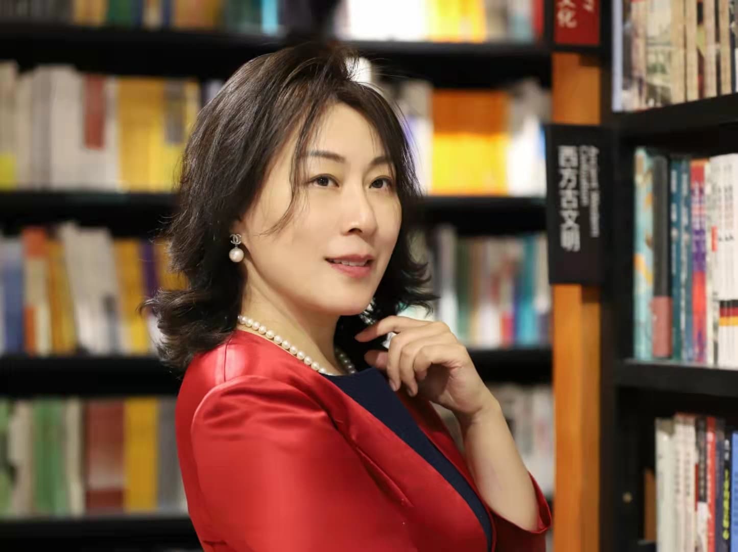 才育娟律师照片