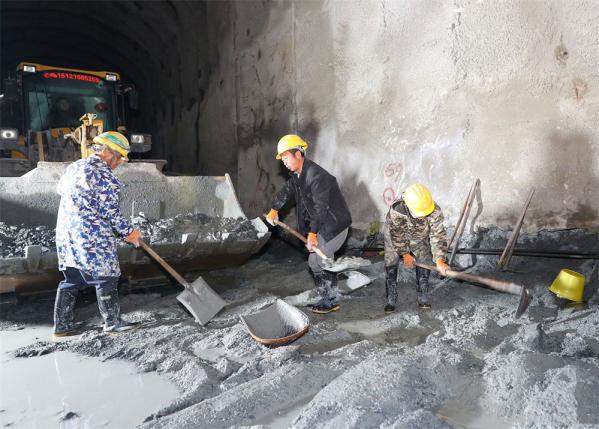 8fde1b31b0344a119f704694ec862f2e~tplv-tt-shrink6400.image